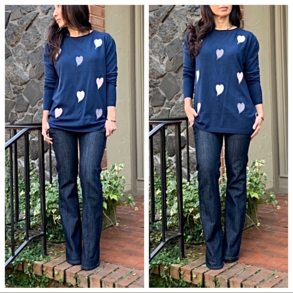 ✨LAST ONE ✨PARIS✨HEARTS SWEATER - Picture 4 of 6